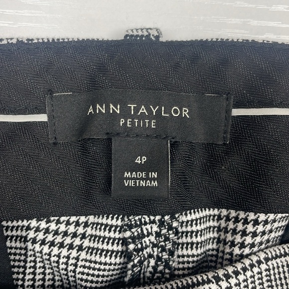 Ann Taylor Houndstooth Plaid Mid-Rise Trouser Ankle Pant Preppy Black 4 Petite - Picture 6 of 8